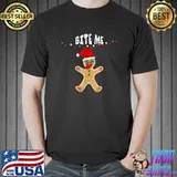 Nice BITE ME GINGERBREAD MAN COOKIE CHRISTMAS LIGHTS SANTA HAT T-Shirt