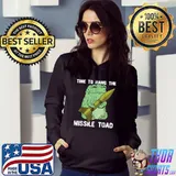Awesome Funny Christmas Pun Festive Mistletoe Frog Toad Distressed T-Shirt