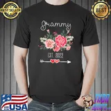 Top Grammy Est 2022 Floral Mothers Day Premium T-Shirt
