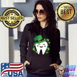 Funny Cute Tooth Hat Dental Assistant St Patricks Day Clover T-shirt
