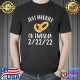 JUST MARRIED on TWOSDAY Feb 22 Twos Day Wedding Honeymoon T-Shirt Unisex