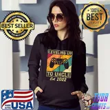 Leveling Up To Uncle Est 2022 Vintage Uncle gamer gaming T-shirt