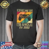 Leveling Up To Uncle Est 2022 Vintage Uncle gamer gaming T- Unisex