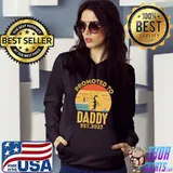 Promoted To Daddy 2023 1st Time New Dad Funny Fist Bump T-shirt