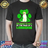 St Patrick’s Day My Heart Is Held By The Paws Of A Yellow Labrador Shirt Unisex