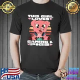 This Girl Loves Pigs and Gaming Pig Gamer T-shirt
