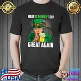Funny Funny Donald Trump Drinking In St Patrick's Day Outfit T-Shirt Unisex