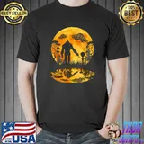 Alien Bigfoot Moon Sasquatch UFO Extraterrestrial Men Women T-Shirt