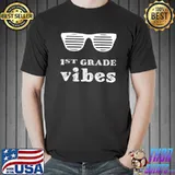 1st grade vibes glasses T-Shirt