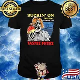 Sucking’ on chili dog outsides the tastee freez zombie T-Shirt