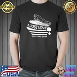 I Just Love Putting It In Fun Boating Fishing Captain T-Shirt