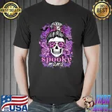 Spooky mama skull roses halloween leopard mess bun T-Shirt