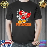 Disney mickey mouse bucs tampa bay buccaneers classic shirt