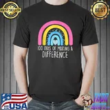100 Days Of Making A Difference 100th Day Of School Rainbow Heart Retro T-Shirt