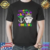 Cruising And Boozing Mardi Gras 2023 Cruise Ship Gifts T-Shirt