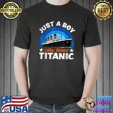 Who just love the titanic ship stars vintage T-Shirt