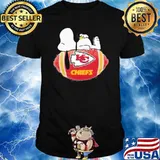 Snoopy and woodstock sleep on Kansas city Chiefs shirt