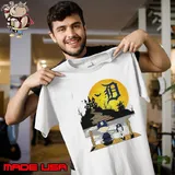 Snoopy Charlie Brown Sit Under Moon Detroit Tigers Halloween Shirt