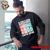 18 Years Of Being Awesome Vintage 2006 Birthday Limited Edition T-Shirt