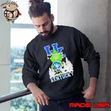 The Grinch Hug Kentucky Wildcats Helmet Christmas Shirt