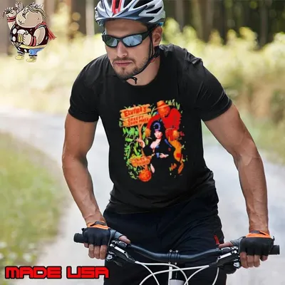 Elviras Creepy Corn Maze Halloween t Unisex
