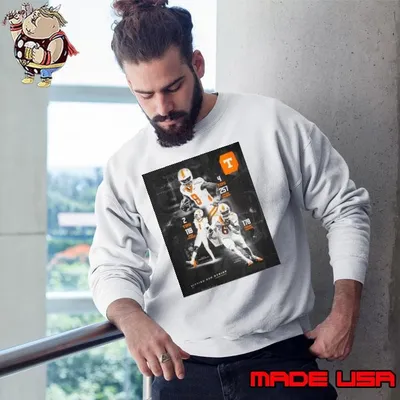 Poster Tennessee Volunteers Dylan Sampson Hitting OUr Stride 4 TDS, 257 Pass Yards, 178 Rush Yards Sweatshirt