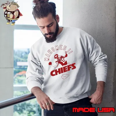 Patrick Mahomes Kansas City Chiefs throw the ball Sweatshirt