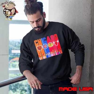 Skyline Chicago sports Bears Cubs Blackhawks Bulls logo Sweatshirt